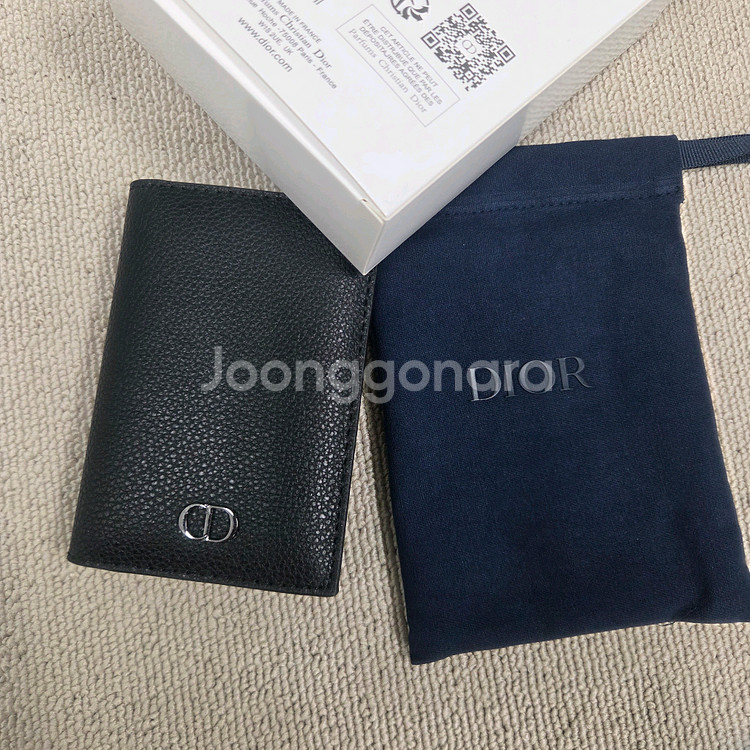 디올뷰티 남성 2단 카드지갑--0