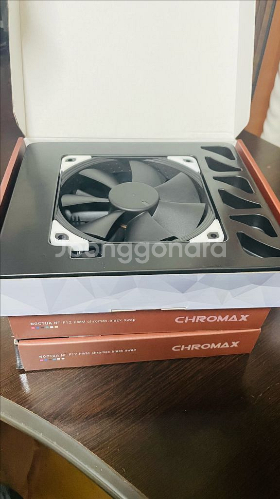 녹투아 noctua nf f12x25 chromax pwm 3개--0