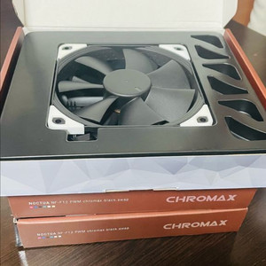 녹투아 noctua nf f12x25 chromax pwm 3개
