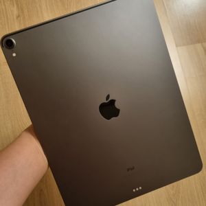 아이패드 프로 12.9 2세대 + 애플펜슬(새제품) + 키보드