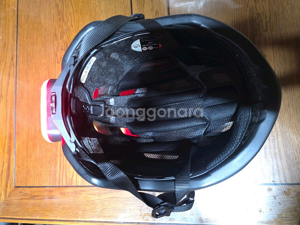 라이딩 오토바이 자전거 배달 헬멧 액션캠 후미등 포함 풀세팅 헬맷 판매합니다--5