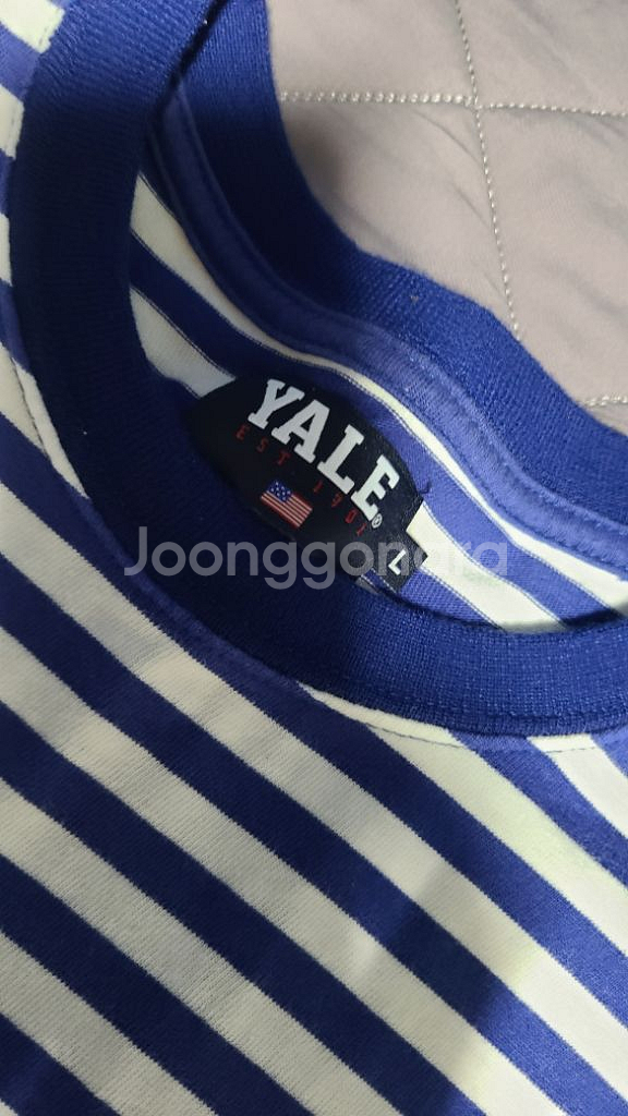 예일 스트라이프 자수 티셔츠--3