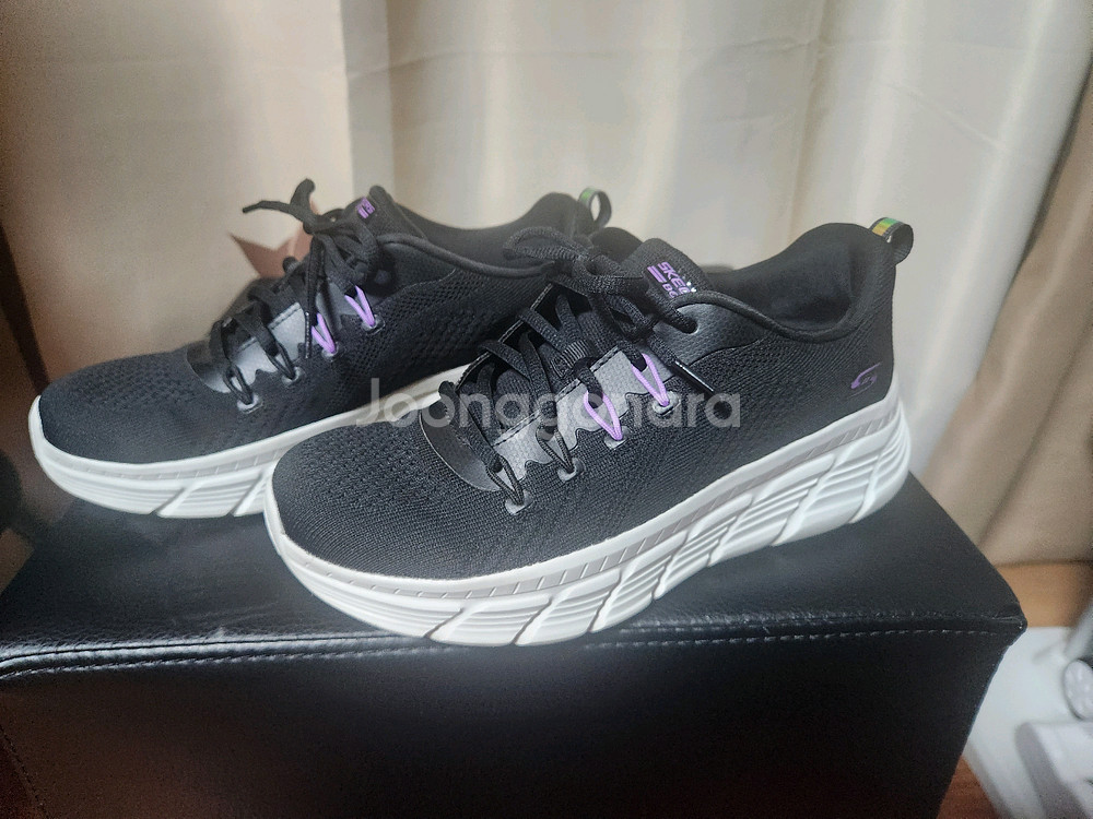스케쳐스 여성 블랙 색상 운동화--5