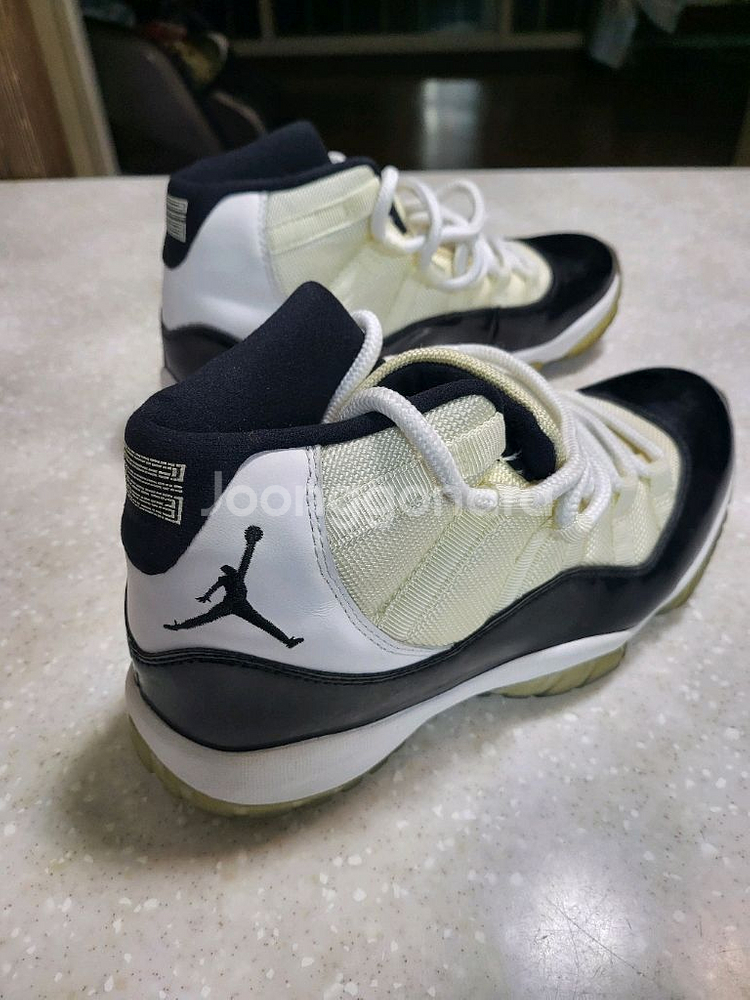 나이키조단11레트로(250mm)팝니다--1