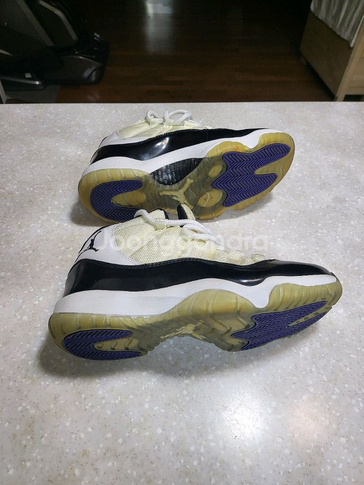 나이키조단11레트로(250mm)팝니다--2