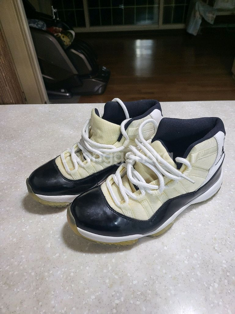 나이키조단11레트로(250mm)팝니다--4