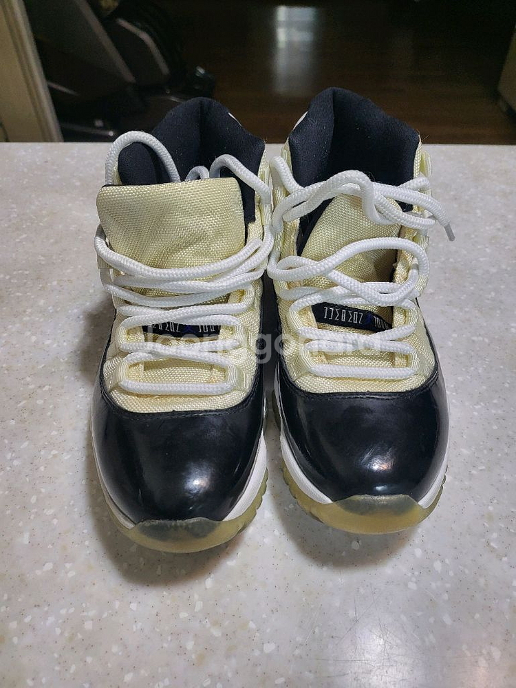 나이키조단11레트로(250mm)팝니다--3