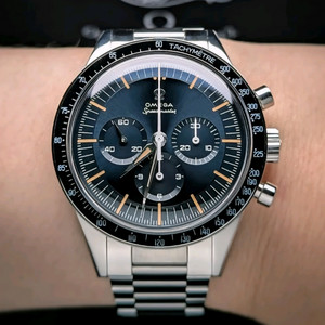 오메가 스피드마스터 fois 시계 판매합니다. 전
