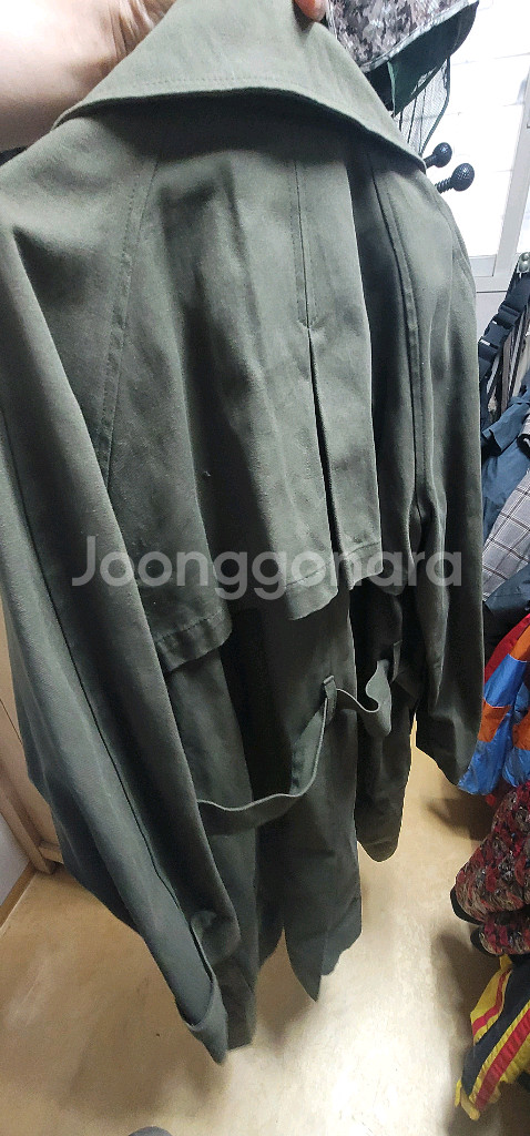 겨울옷장 정리 버버리코트105호 에서110호군복은 아니지만 군복같습니다.판매업자 아닙니다.명폼신발 가방 슈트 버버리--2