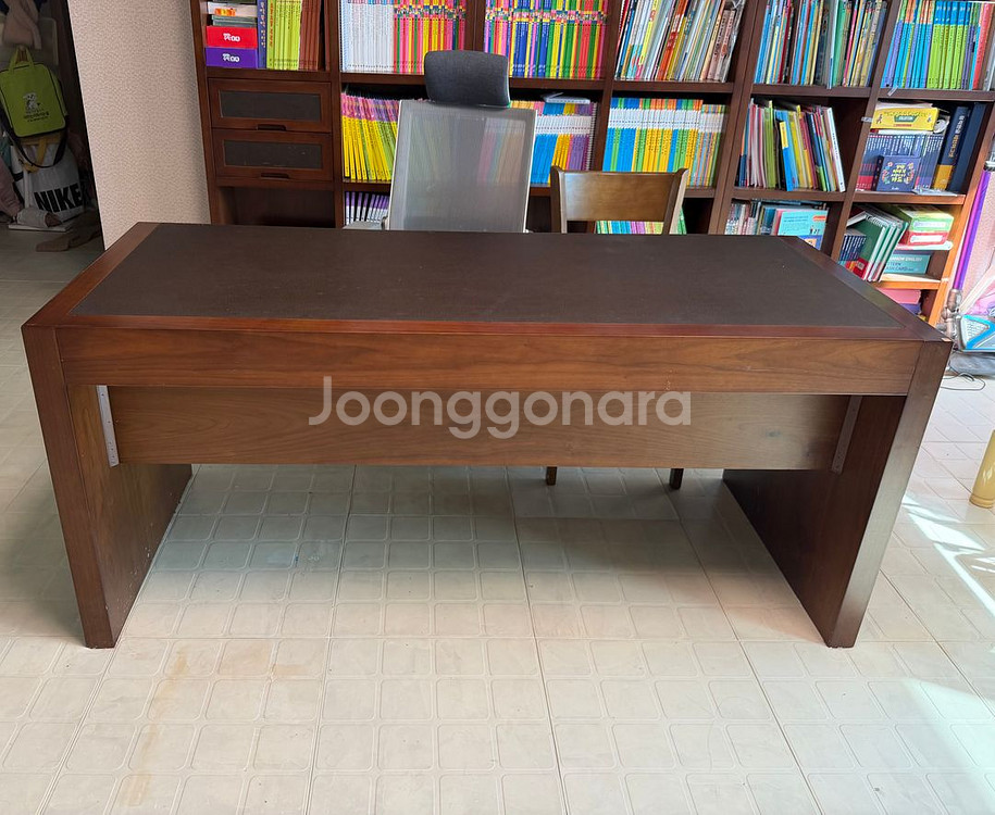 원목 데스크 책상 (진짜 가죽) 실구매가 100만원->95000원--0