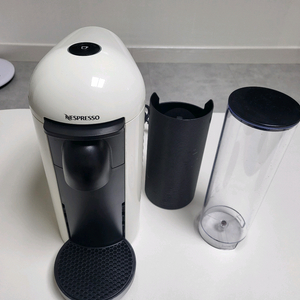 네스프레소 버츄오 플러스 머신 화이트