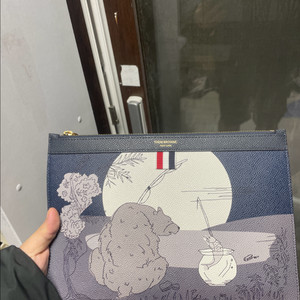 톰브라운 콜드플레이 콜라보 클러치백