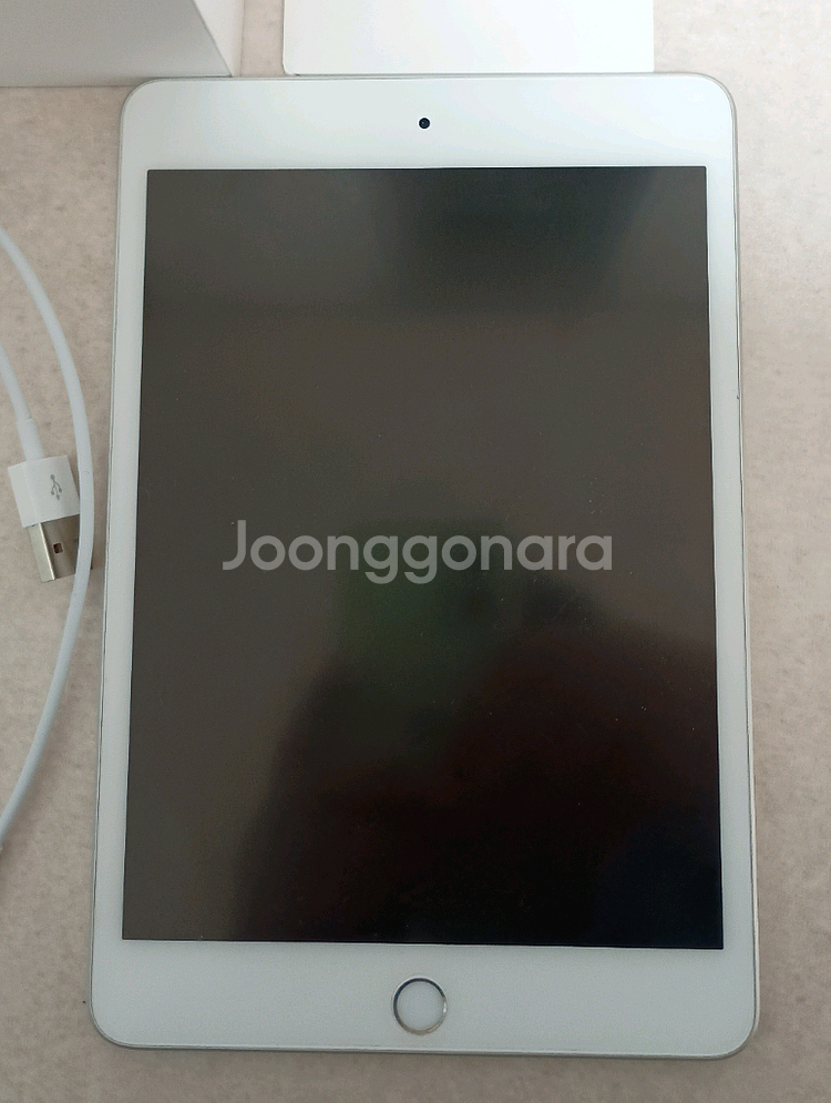 아이패드 미니 5세대 실버 s급 판매 합니다.--1