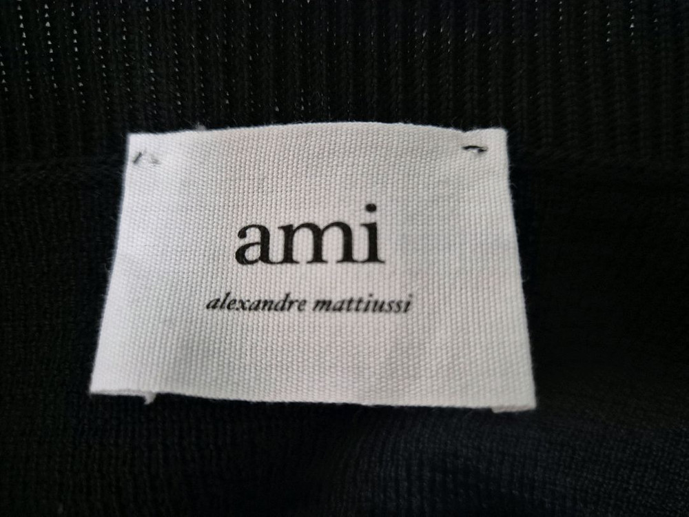 아미 울 가디건 블랙 M(100)사이즈 팝니다.--2