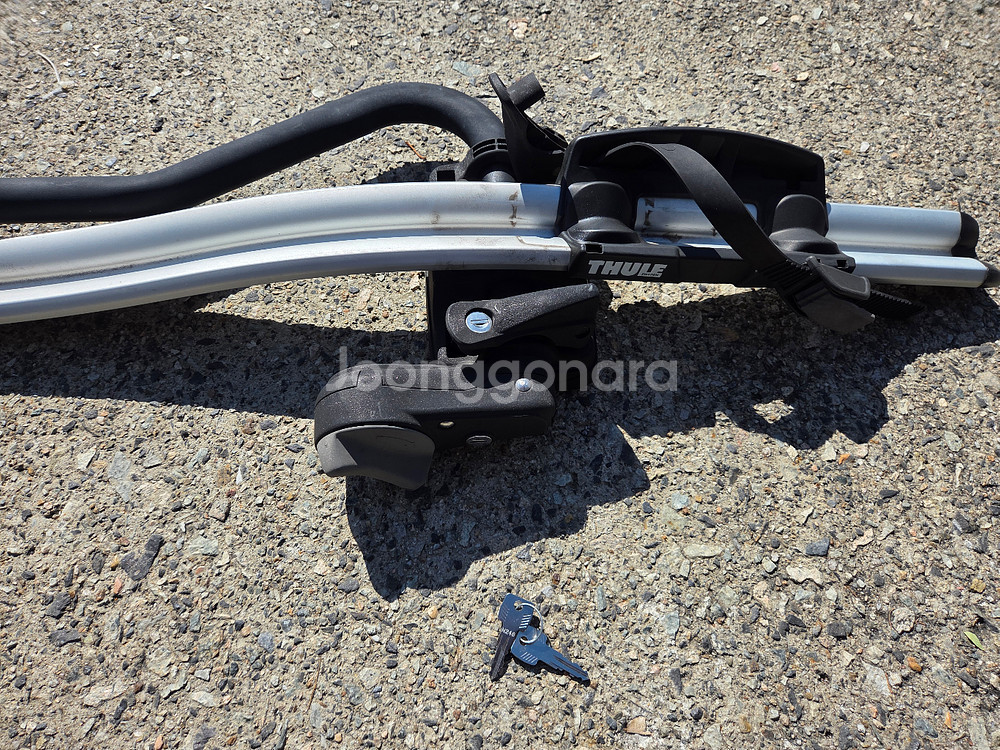 툴레 지붕형 자전거 캐리어 실버--1