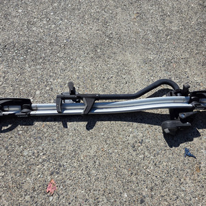 툴레 지붕형 자전거 캐리어 실버