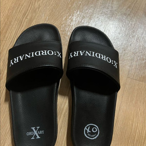 엑스오디너리 슬리퍼 250사이즈 판매합니다