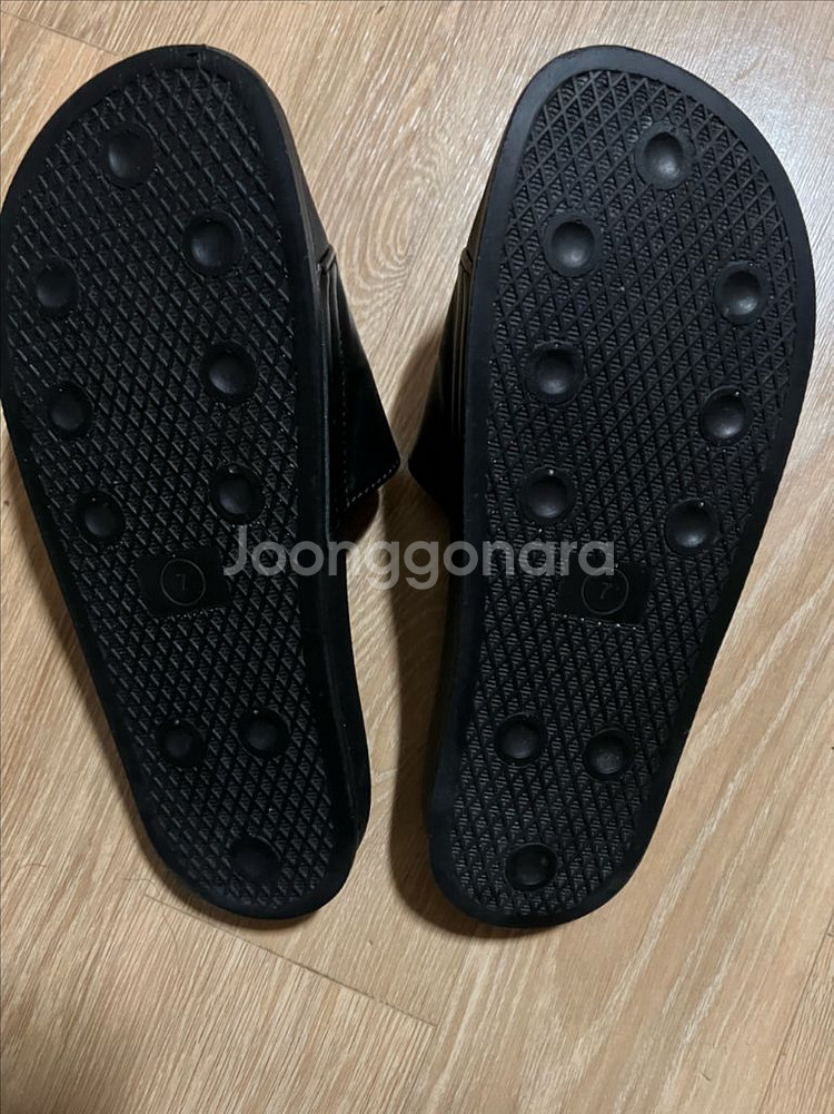 엑스오디너리 슬리퍼 250사이즈 판매합니다--1