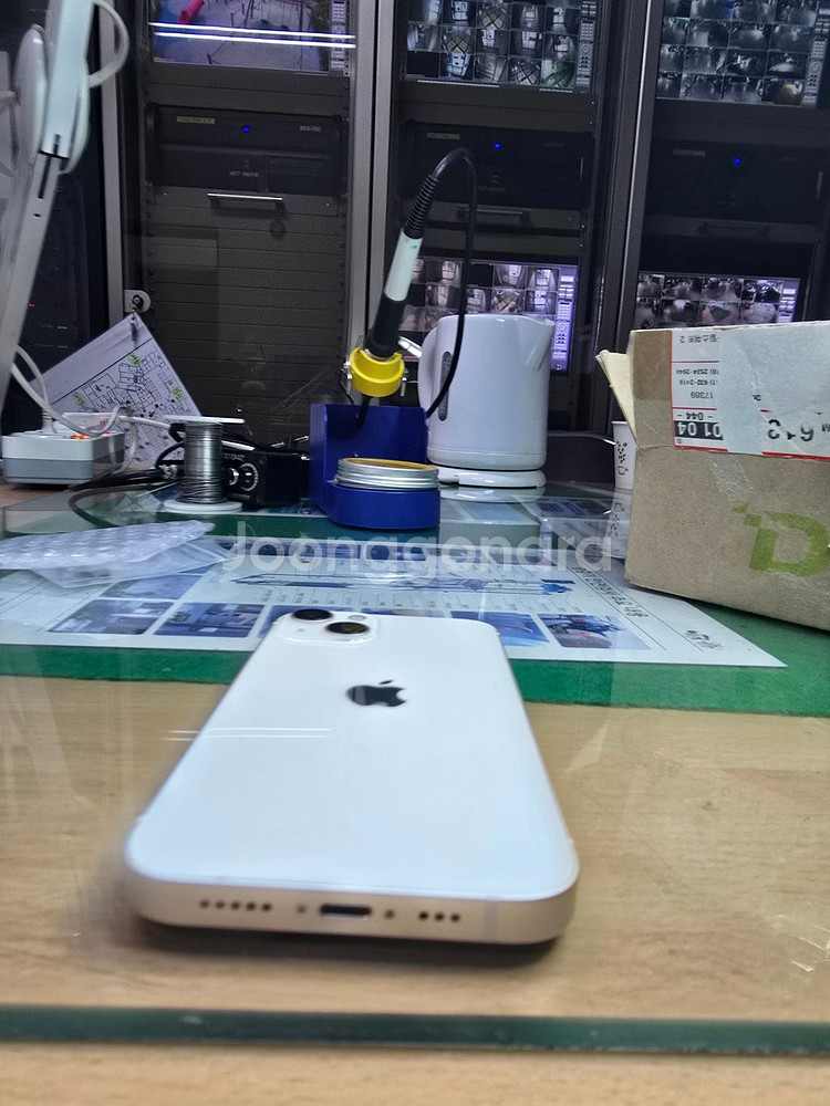 아이폰 13 화이트 128기가--2