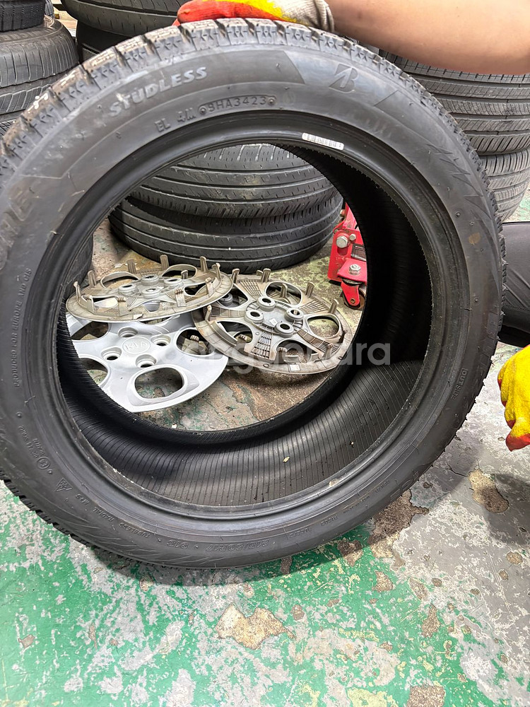 볼트 euv 윈터타이어 4개 브릿지스톤 블리작 아이스 215/50/17--2