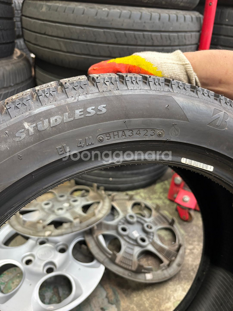 볼트 euv 윈터타이어 4개 브릿지스톤 블리작 아이스 215/50/17--0