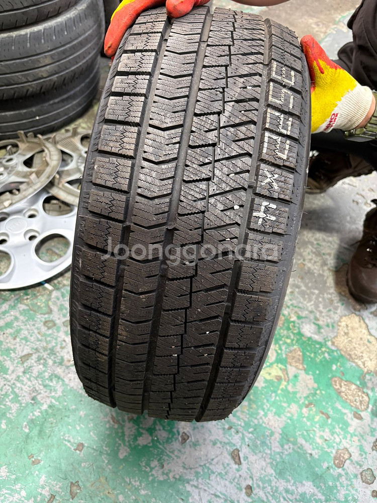 볼트 euv 윈터타이어 4개 브릿지스톤 블리작 아이스 215/50/17--3