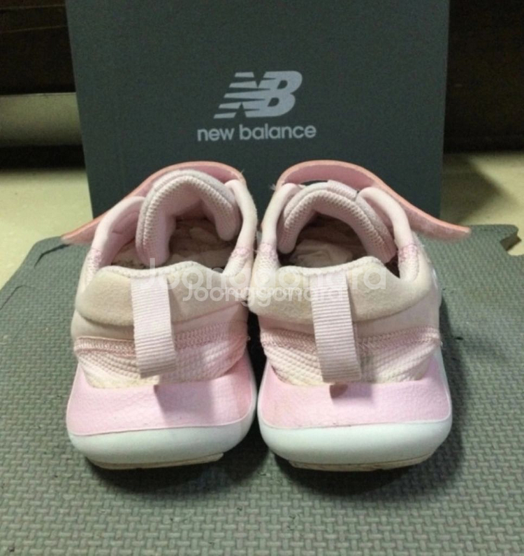 나이키키즈205 프리런 핑크 운동화 거의새거--4