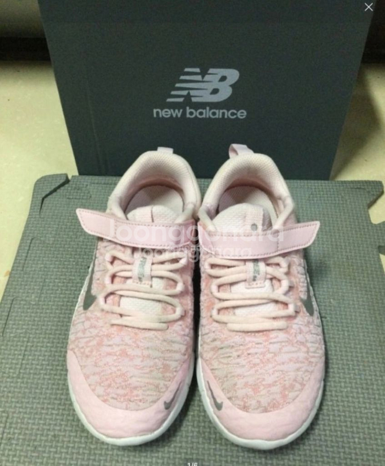 나이키키즈205 프리런 핑크 운동화 거의새거--2