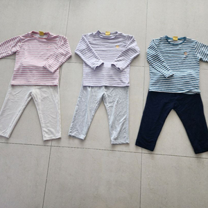 탑텐키즈 공용 110사이즈ㅡ120 늦가을ㆍ초겨울 실내복3셋트 팔아요