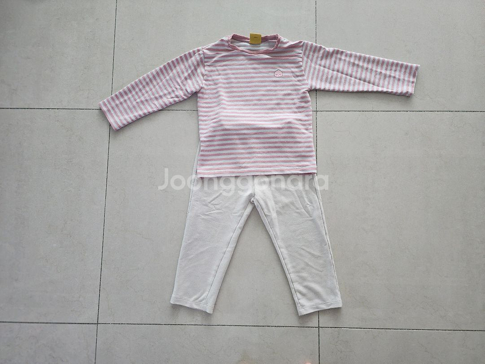 탑텐키즈 공용 110사이즈ㅡ120 늦가을ㆍ초겨울 실내복3셋트 팔아요--1