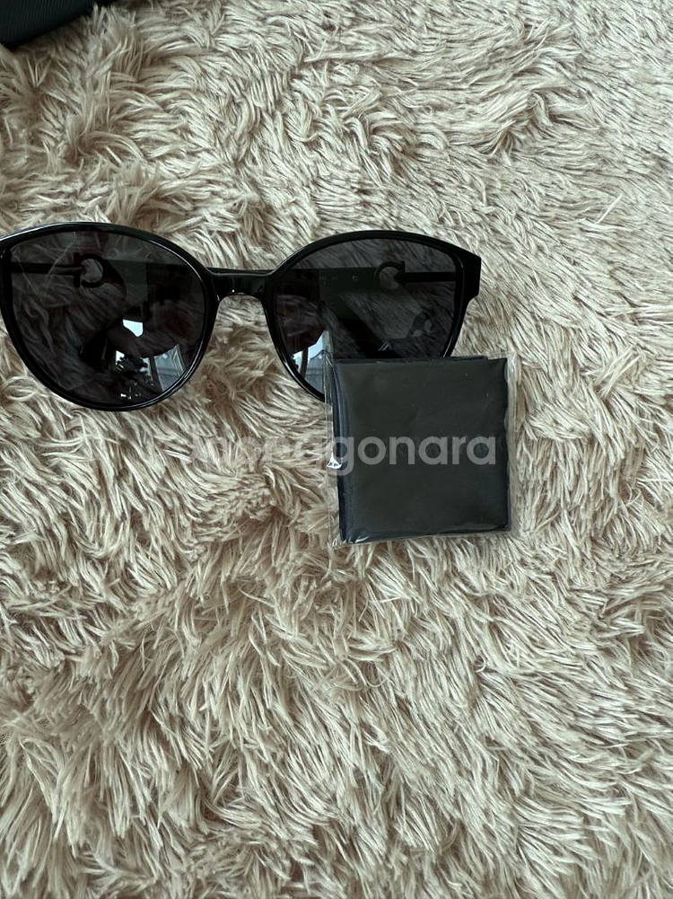 페라가모 선글라스 케이스--3
