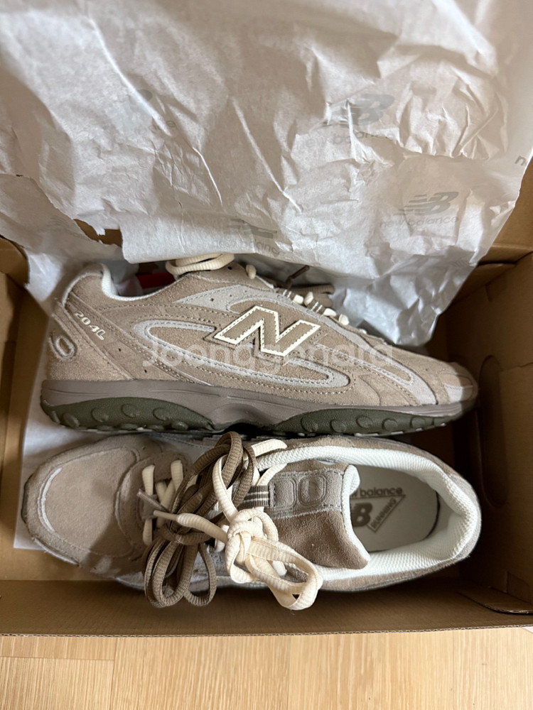 뉴발란스 204l 머쉬룸 운동화 240--0
