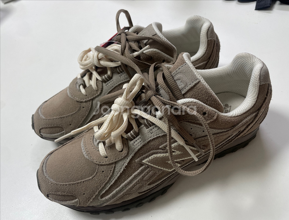 뉴발란스 204L 240 새상품 판매--1