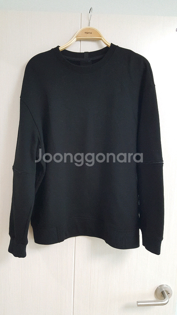 타임옴므 남자 맨투맨 스웻셔츠 팝니다--0