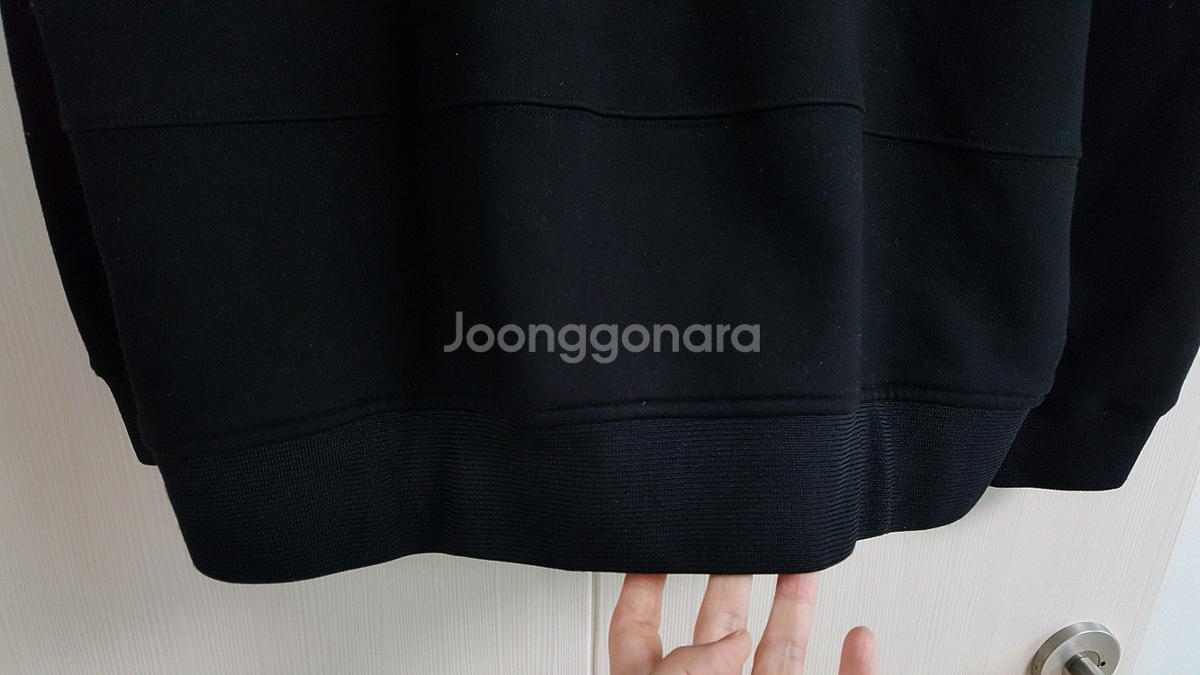 타임옴므 남자 맨투맨 스웻셔츠 팝니다--1