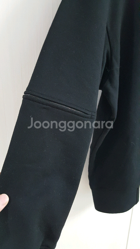 타임옴므 남자 맨투맨 스웻셔츠 팝니다--6