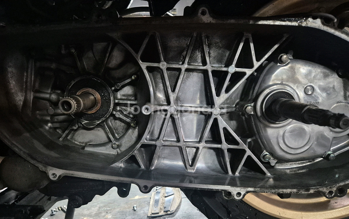 Xmax300 20년식 엔진보링 경정비완 배달셋팅차량 팝니다--9