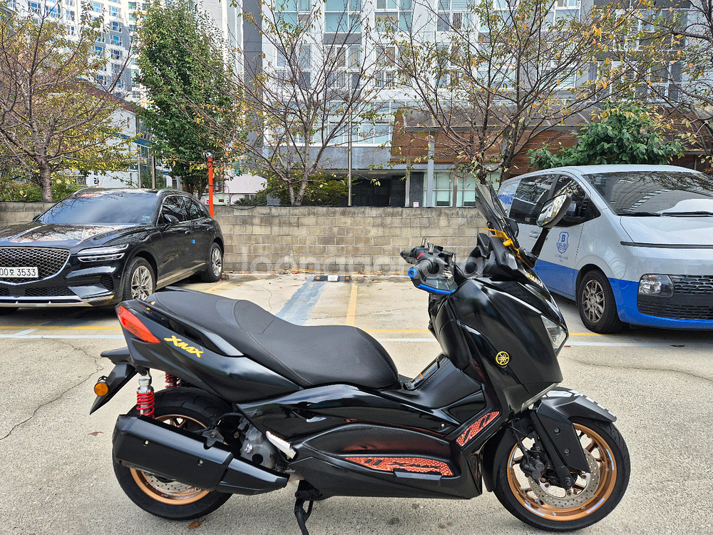 Xmax300 21년식 ABS 엔진수리 경정비완료 차량 팝니다--4