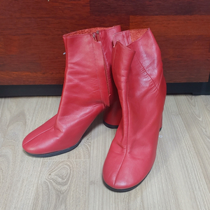 & Other Stories의 앵클 부츠입니다(240)