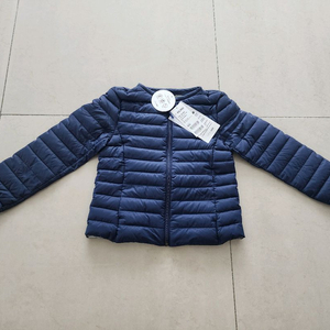 탑텐키즈 여아 오리털경량패딩120-125사이즈 새거팔아