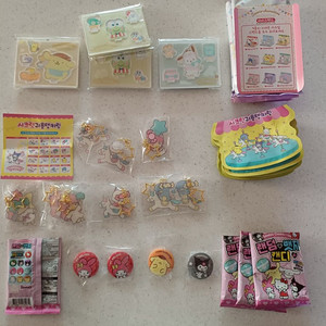 산리오굿즈(스탠드,키링,뱃지) 판매-2천~7천