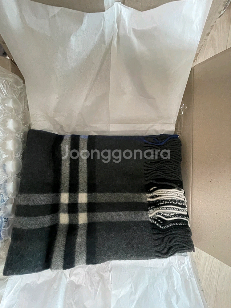 (정품) 버버리 자이언트 체크 캐시미어 머플러 (새상품--1