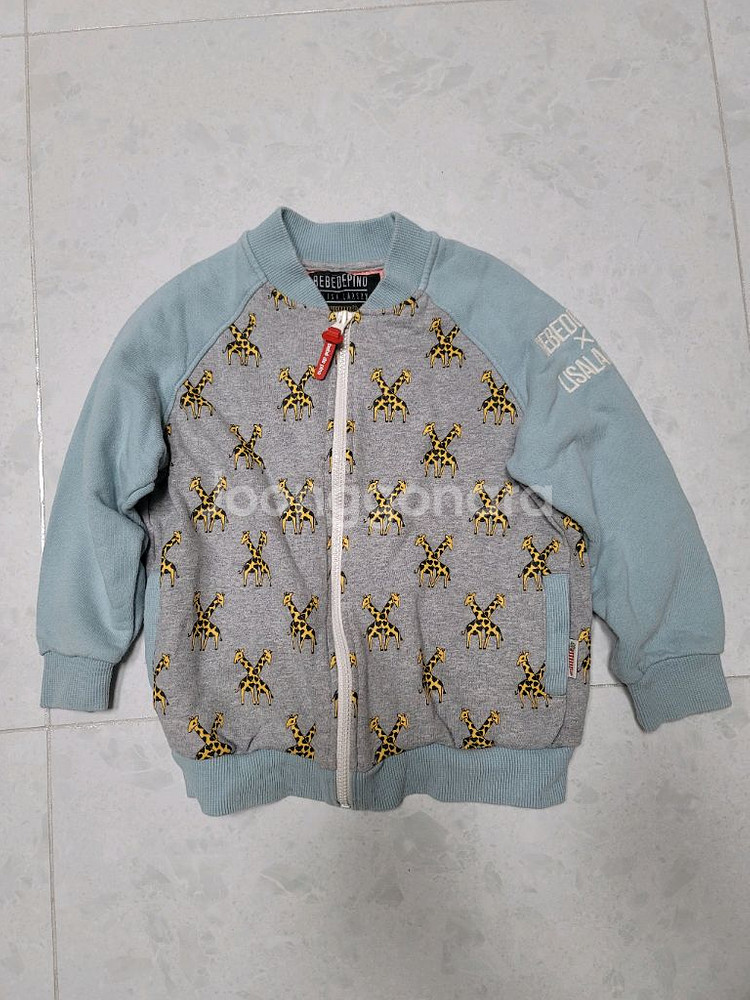 베베드피노 기린 집업 키즈 130사이즈 상태굿--0