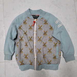 베베드피노 기린 집업 키즈 130사이즈 상태굿