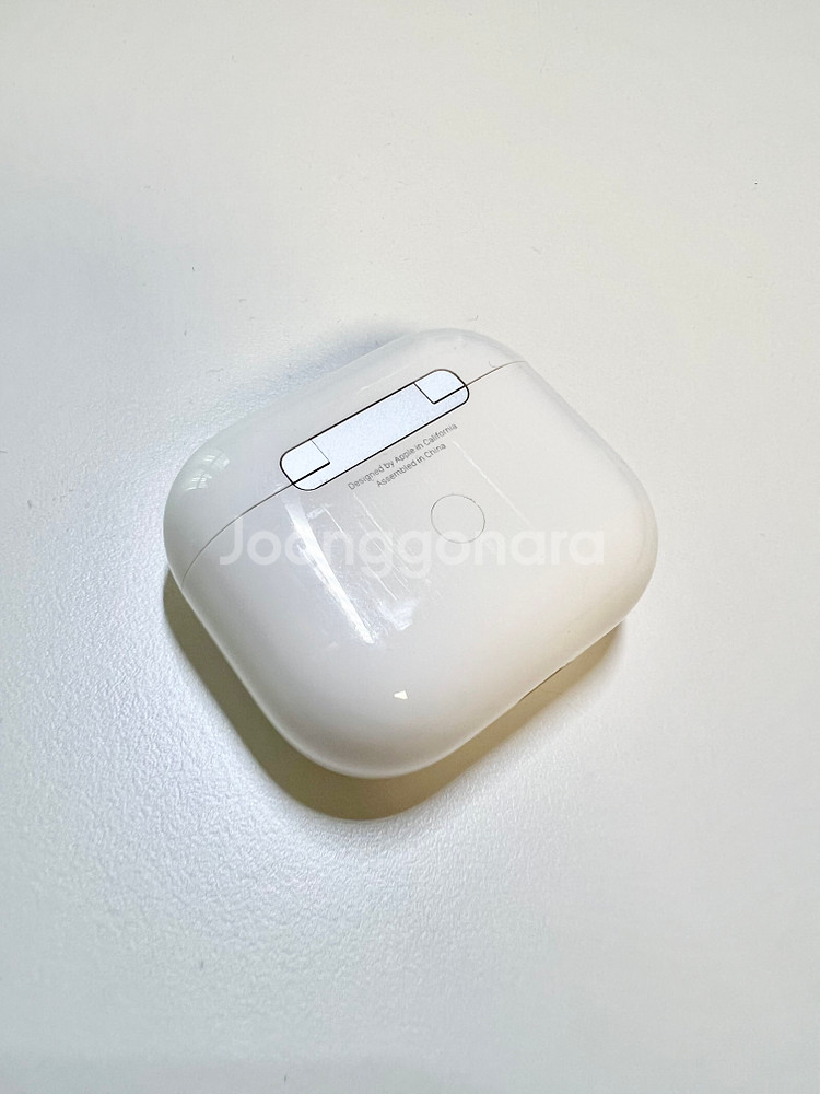 에어팟 3세대 케이스 (본체)--1