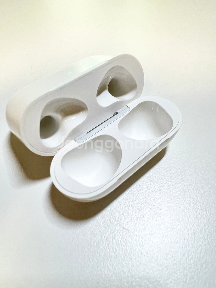 에어팟 3세대 케이스 (본체)--3