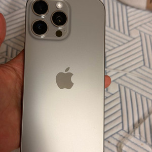 아이폰 16 Pro max 네추럴 티타늄