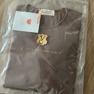 코스모폴리탄줄라이 다이나믹듀오 티셔츠6만착불