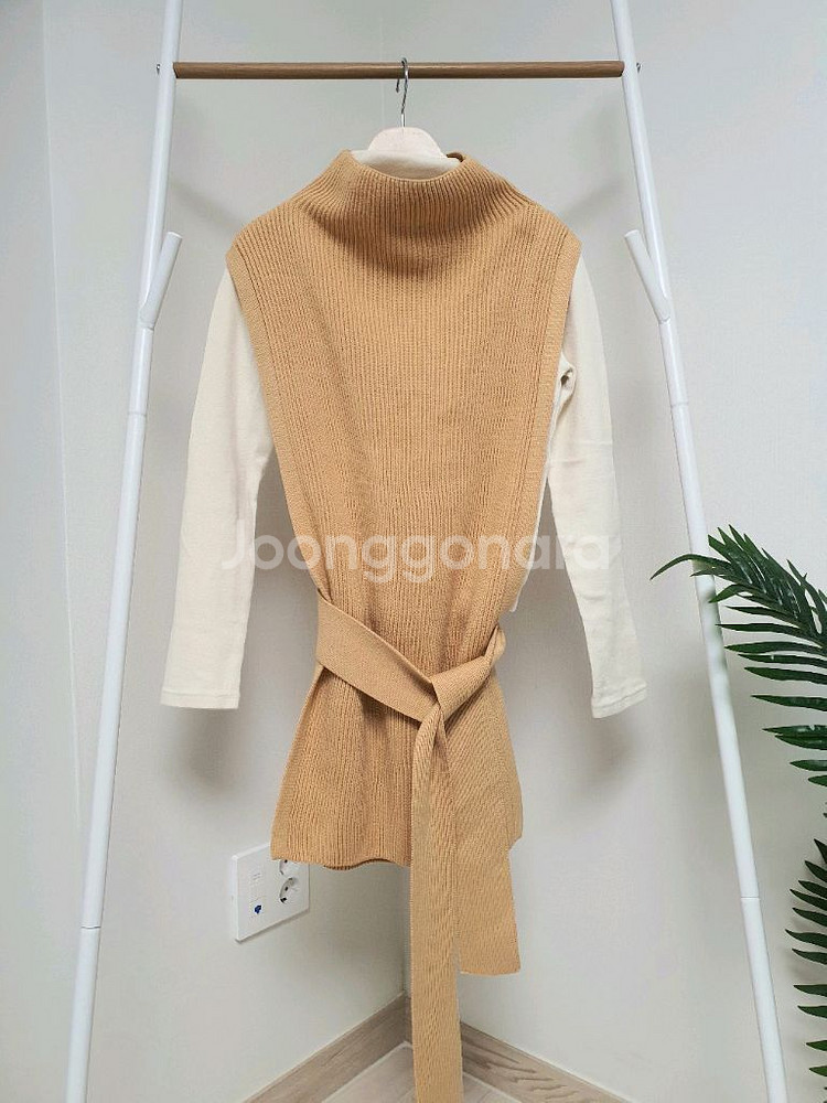 코스cos 타바드 니트조끼--1