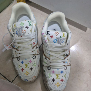 루이비똥 신발 s.t